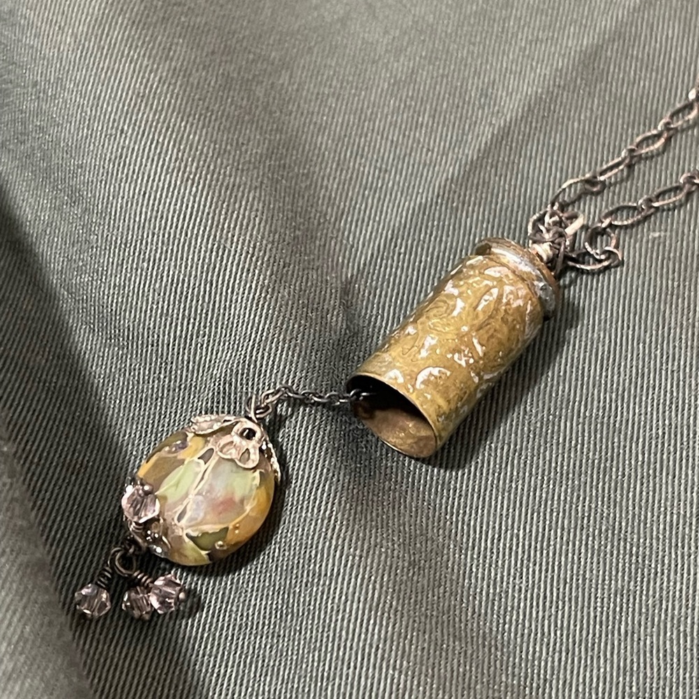 Elegant Silver and Gold Pendant Necklace